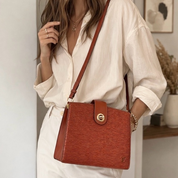 Louis Vuitton Handbags - Louis Vuitton Vintage Capucines